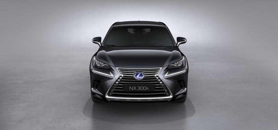  Lexus NX300h 2017 года  (WW) (фото 9 из 19)